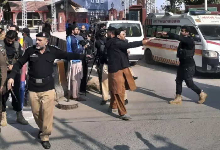 Pakistanda məsciddə partlayış: 5 ölü, 10 yaralı