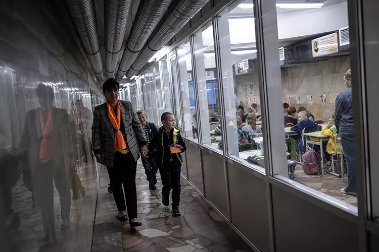 Xarkovda uşaqlar metro stansiyalarında təhsil alırlar