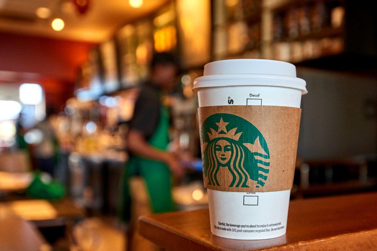 "Starbucks"un bazar dəyəri 12 milyard dollardan çox azaldı