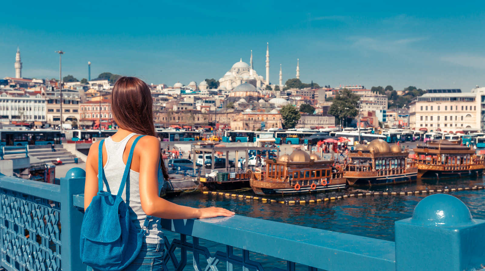 İstanbula turist axını 66% artıb