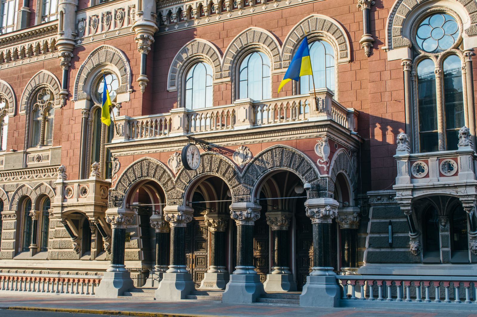 Ukrayna Avropanın mərkəzi banklarından külli miqdarda vəsait alıb