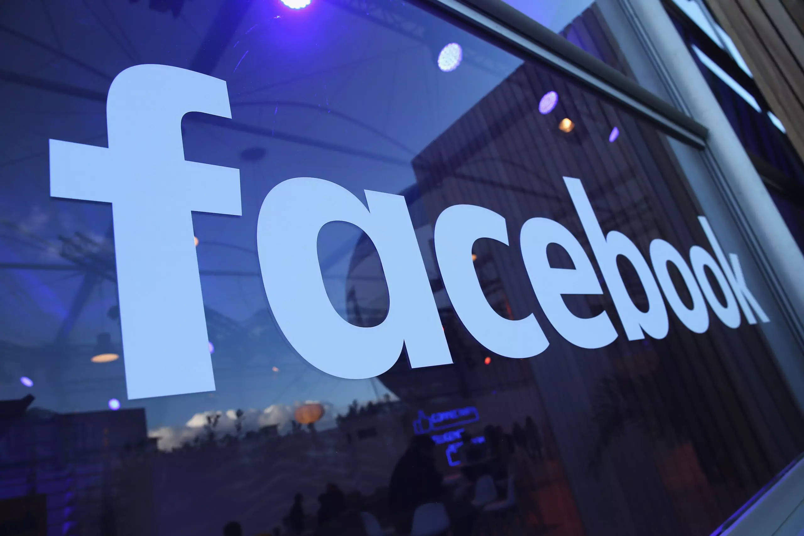 "Facebook" istifadəçilərinin sayı 3 milyarda çatıb