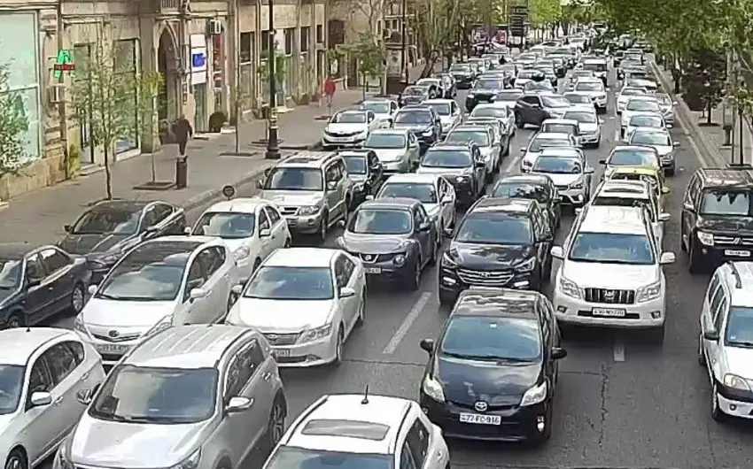 Bakıda hazırda sıxlıq müşahidə olunan yollar - SİYAHI