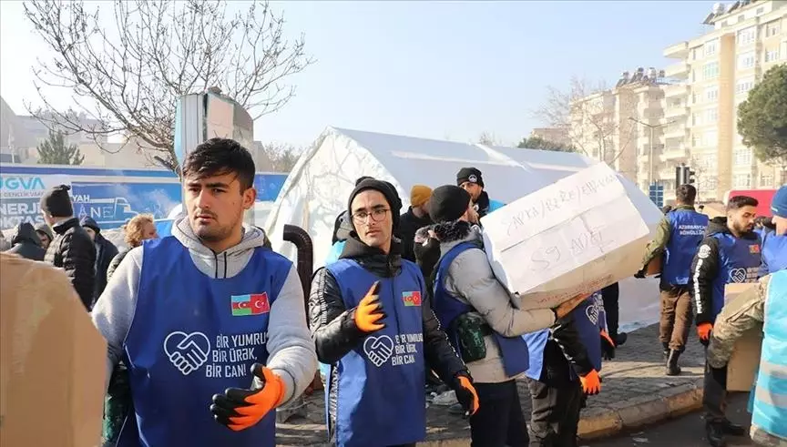 Azərbaycanlı tələbələr xilasetmə işlərini yarımçıq qoymaqdan imtina edirlər