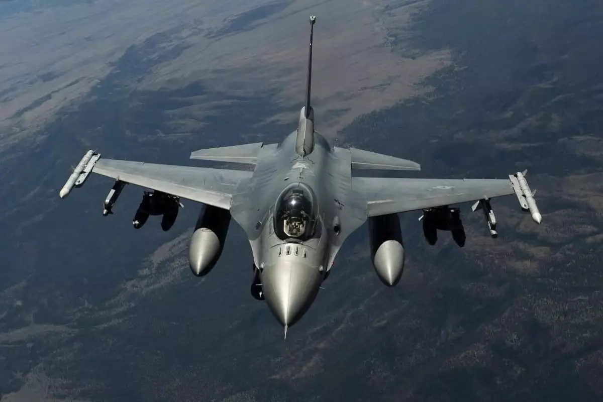 Kuleba: F-16-ların Ukraynaya tədarükü zaman məsələsidir