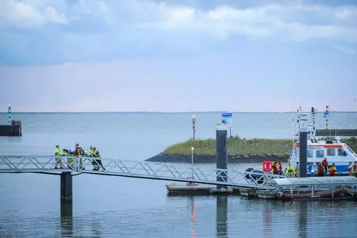 Hollandiya sahillərində 3 min yeni avtomobilin olduğu gəmi yandı