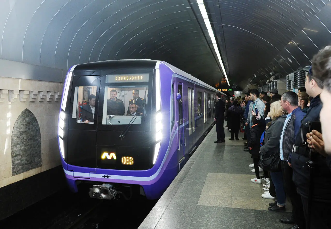 Bakı metrosunda sıxlıqla əlaqədar dəyişiklik edildi - RƏSMİ