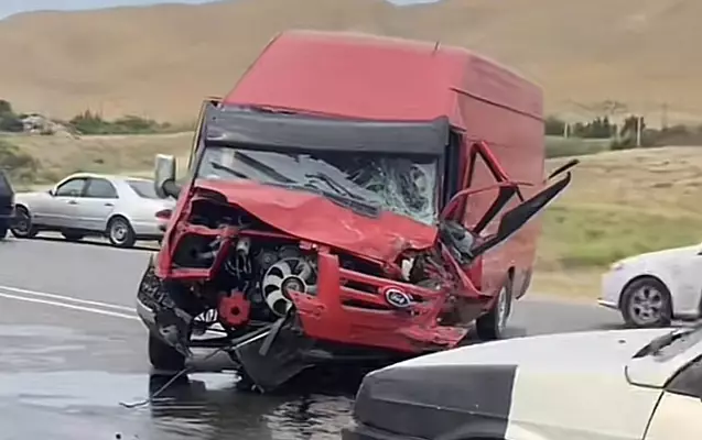 Bakıda ağır yol qəzası: 1 ölü, 3 yaralı