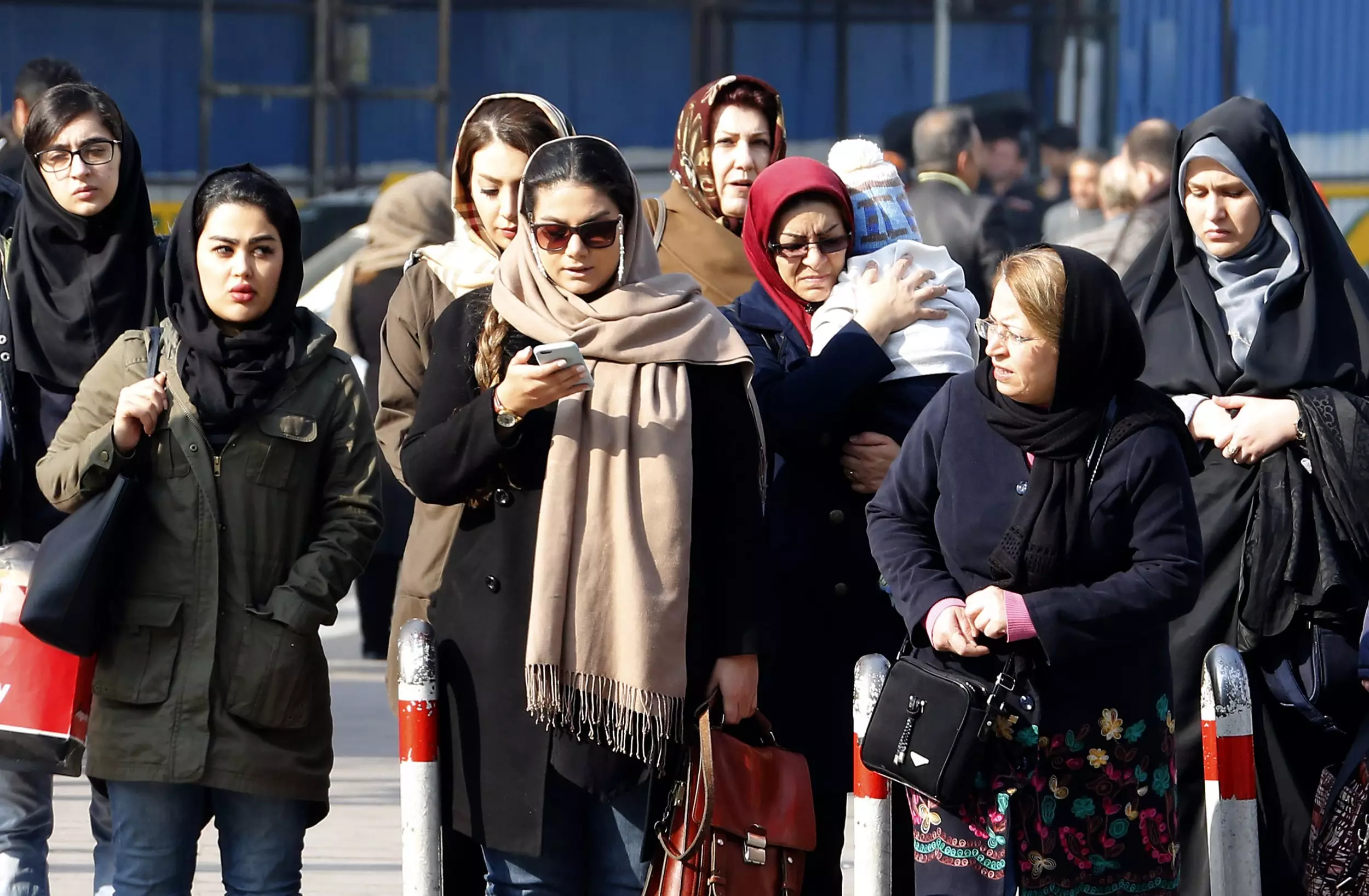 İran hicab taxmayan qadınlara qarşı cəzanı sərtləşdirir
