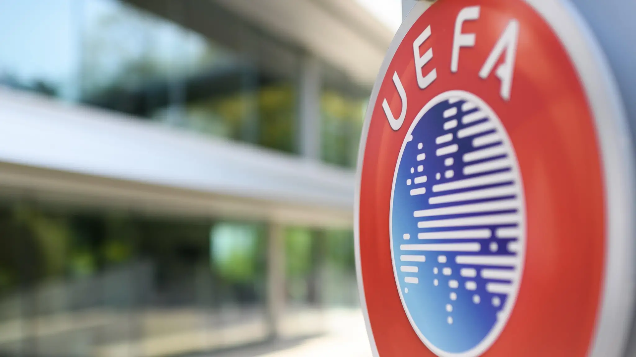 UEFA-nın gəlirləri azaldı, büdcəsi aşağı düşdü