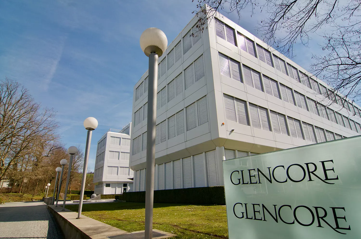 "Glencore"un mənfəəti ilin birinci yarısında 62% azalıb