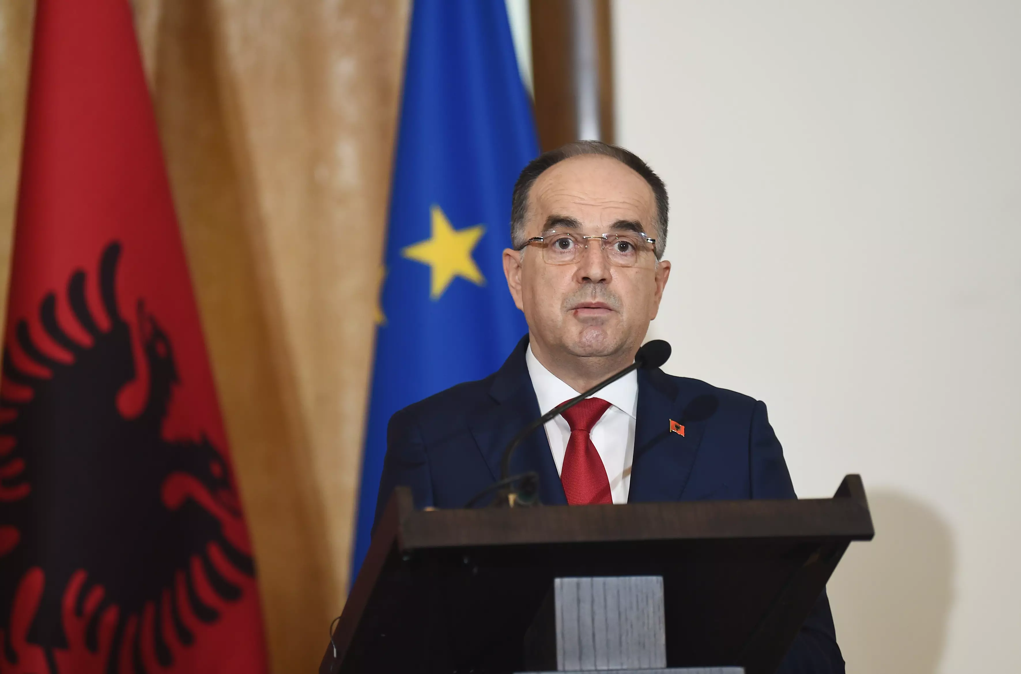 Albaniya Prezidentinin şərəfinə rəsmi lanç verilib