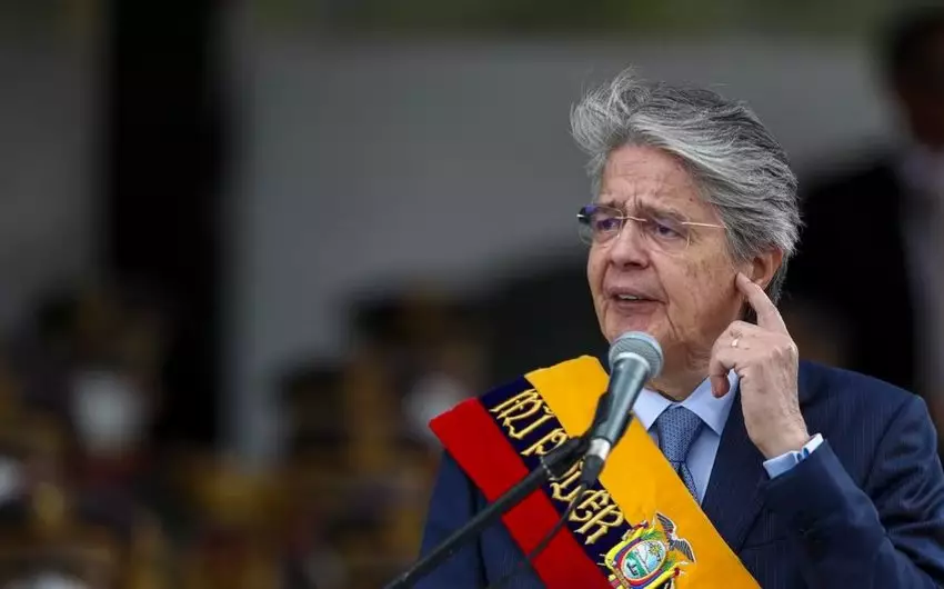 Ekvador Prezidenti parlamenti buraxıb