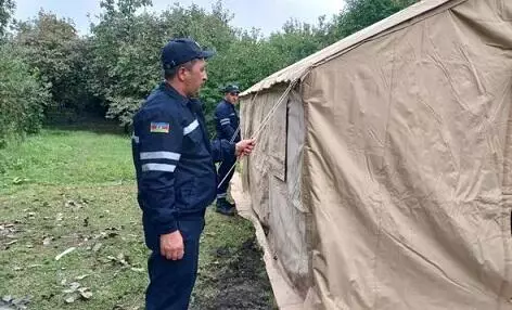 FHN evsiz qalan sakin üçün çadır qurdu