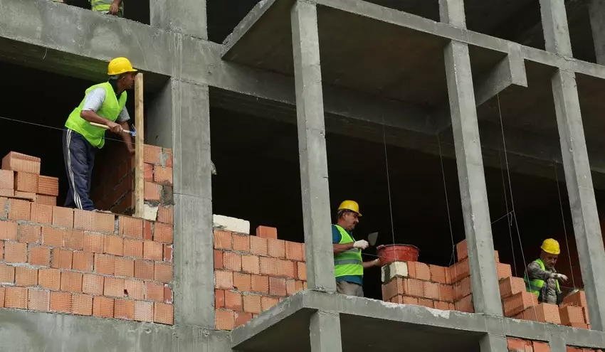 Qanunsuz tikilən obyektlərin kanalizasiya şəbəkəsinə qoşulmasının qadağan olunmasına dair layihə qəbul olunub