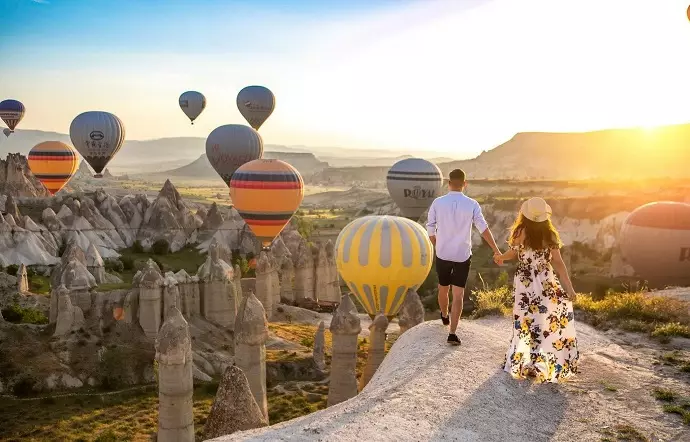 Türkiyəyə turist axını artıb