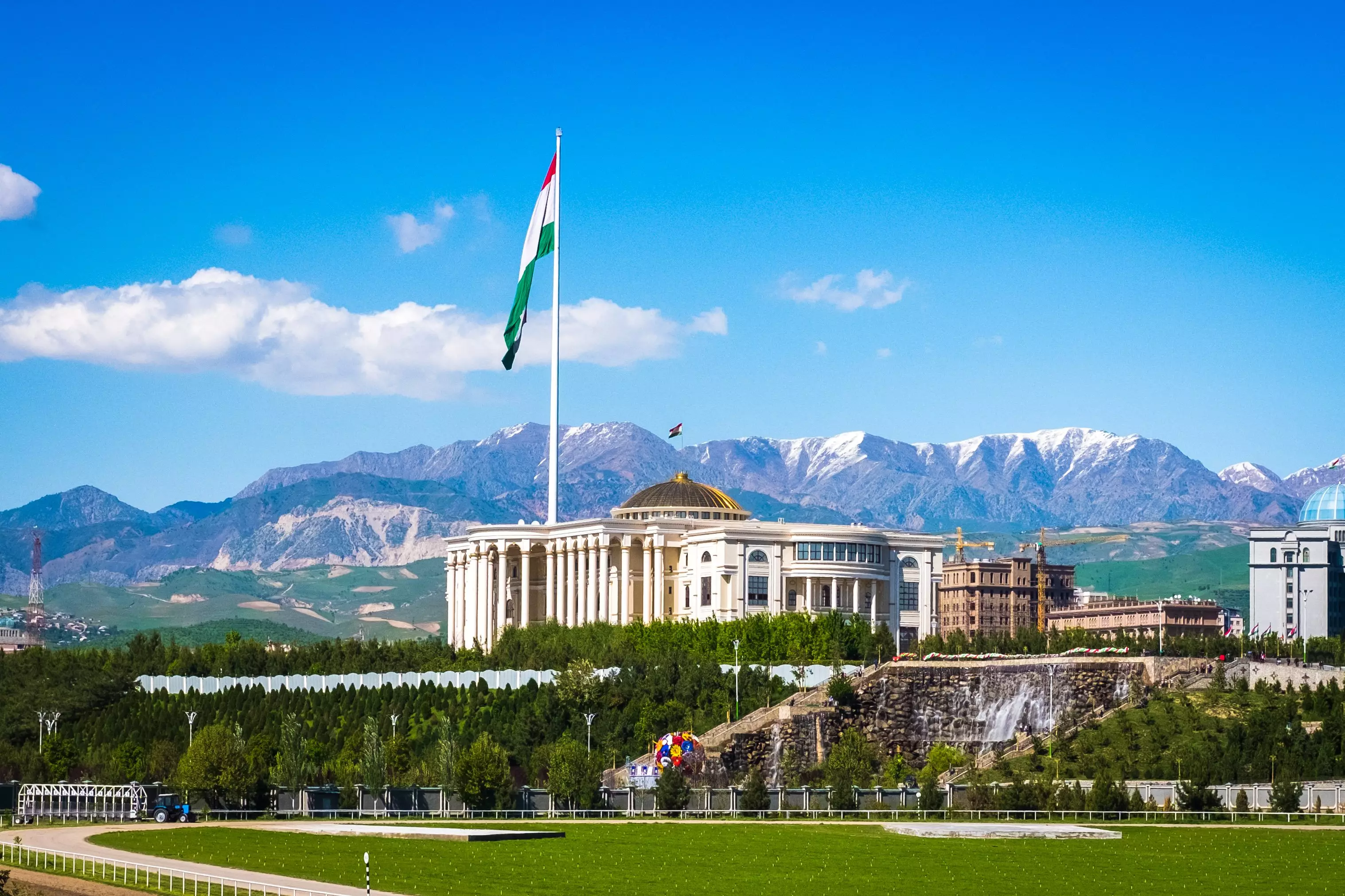 Tacikistana investisiya axını artıb
