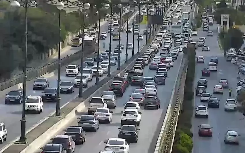 Bakıda hazırda sıxlıq müşahidə olunan yollar açıqlanıb