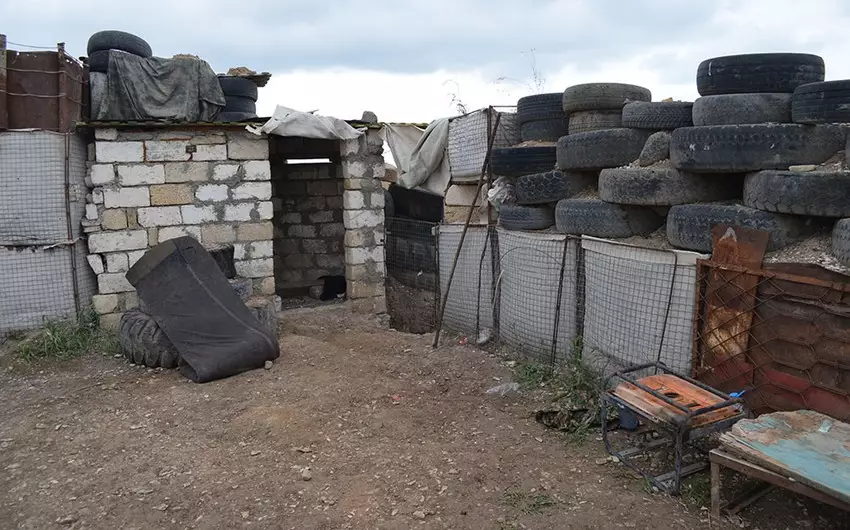 Qarakənd yaşayış məntəqəsi yaxınlığında tərk edilmiş döyüş mövqeyi aşkarlanıb - VİDEO