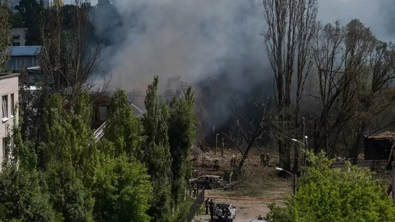 Rusiya Kinjal və Kalibr raketləri ilə Kiyevə hücum etdi