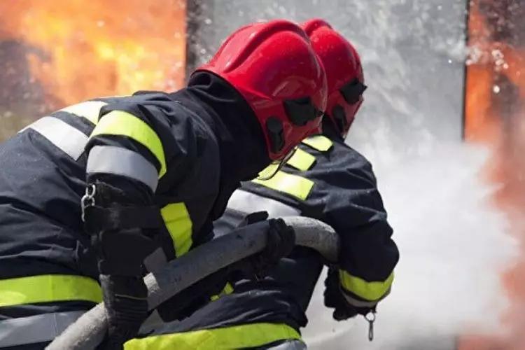 Bakıda binada yanğın olub, 8 sakin təxliyə edilib