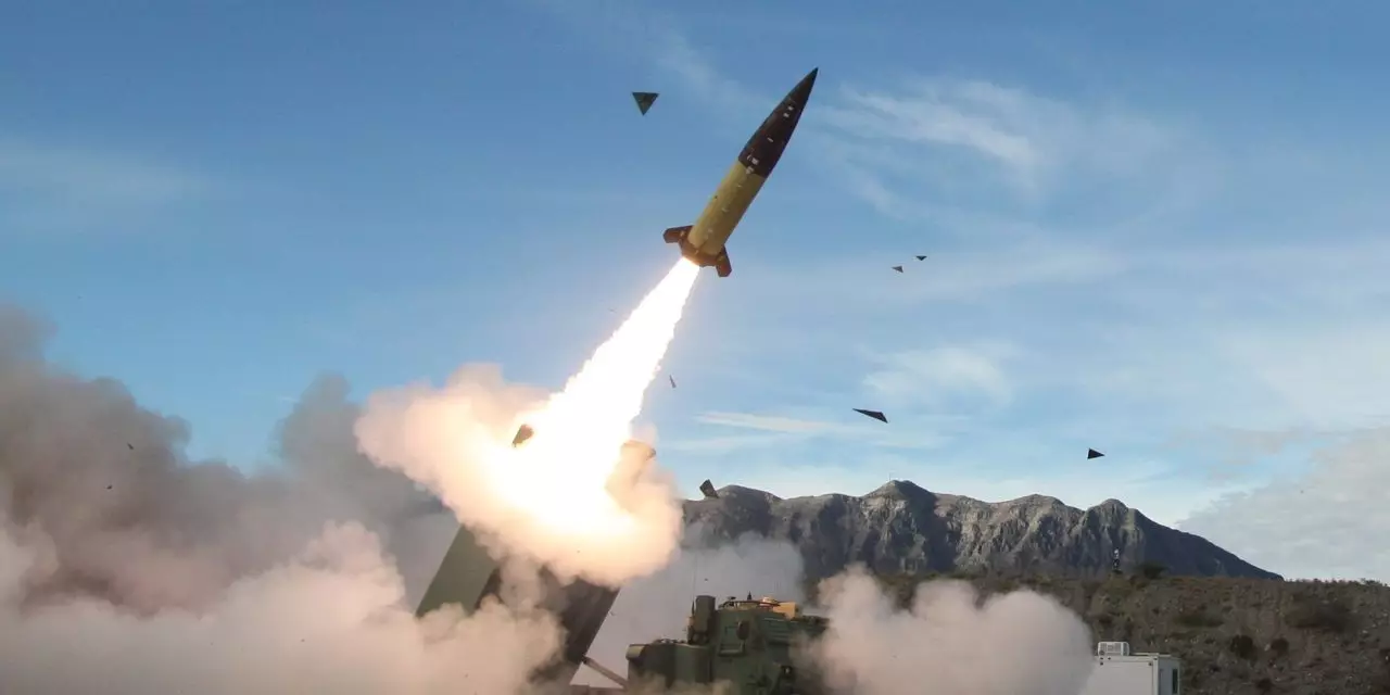 KİV: Bayden ATACMS raketlərini Ukraynaya ötürməyə hazırdır