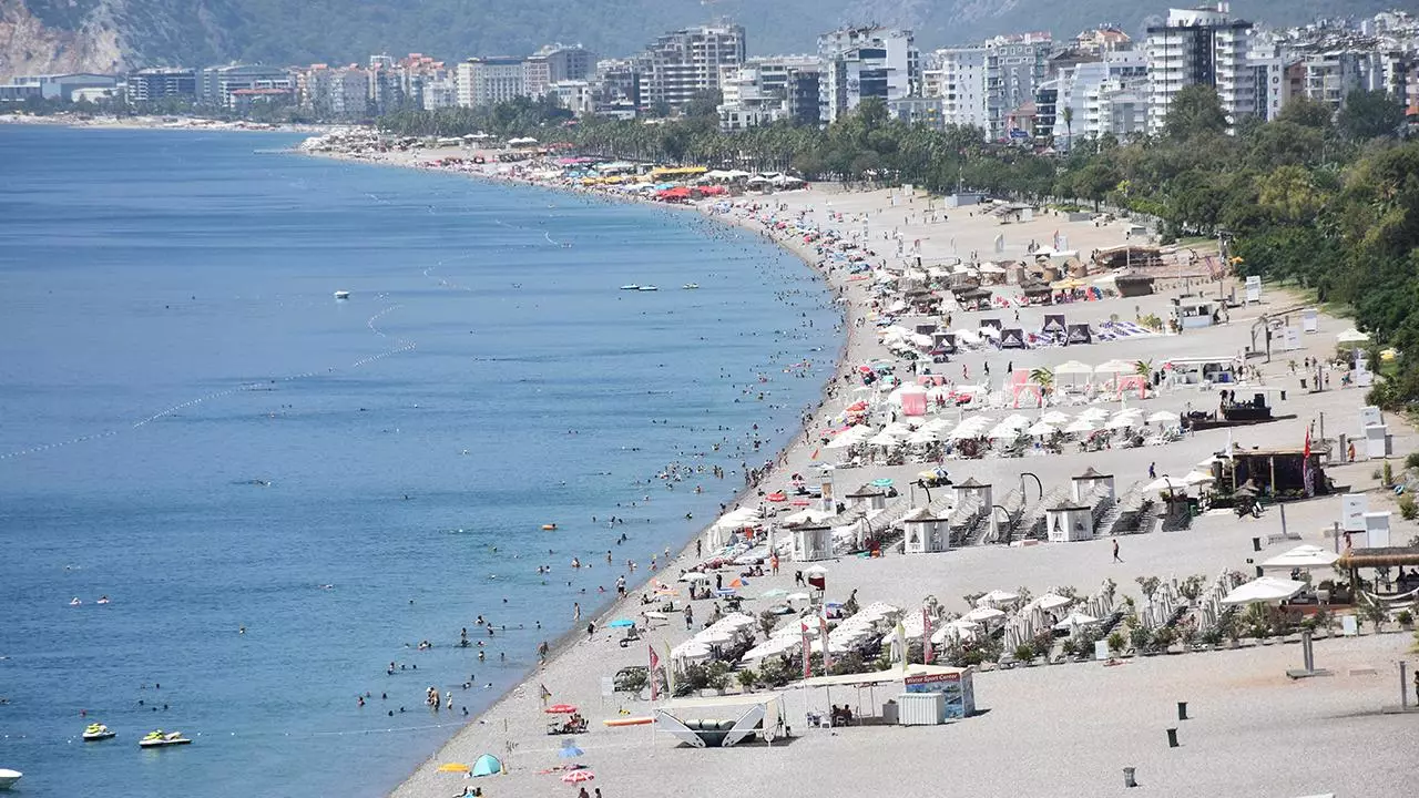 Antalyada turist rekordu yenidən qırıb