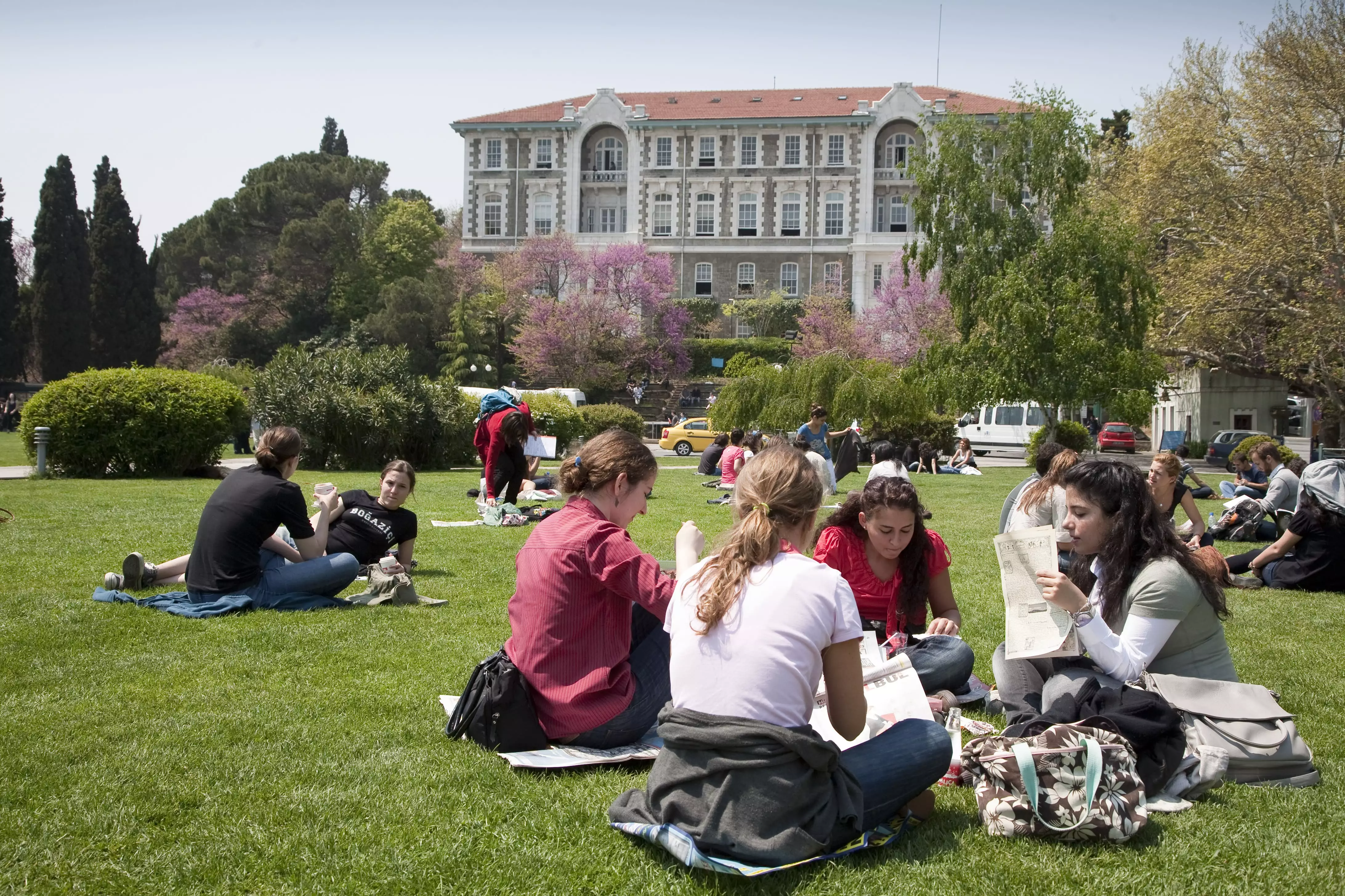 Türkiyə universitetləri bu tarixdən əyani təhsilə geri dönür