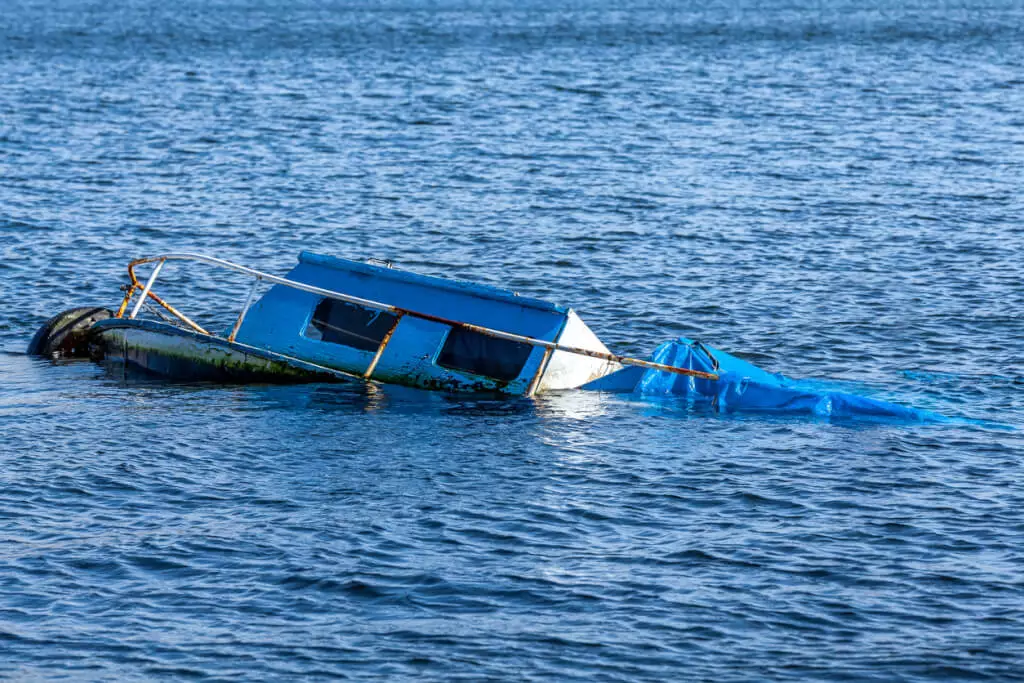 Kanar adalarında qayığın batması nəticəsində 51 qeyri-qanuni miqrant ölüb