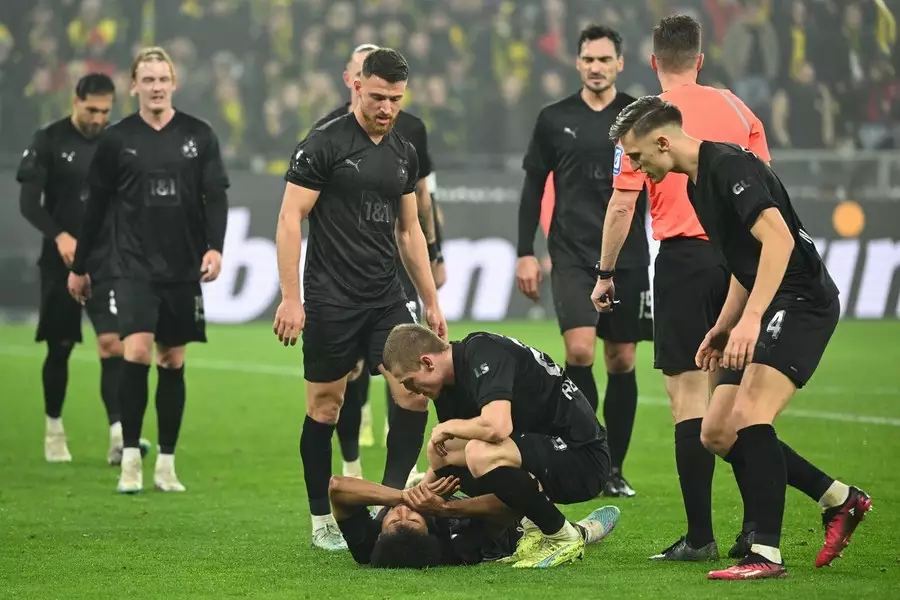 "Borussiya Dortmund" darmadağınla qalib gəldi