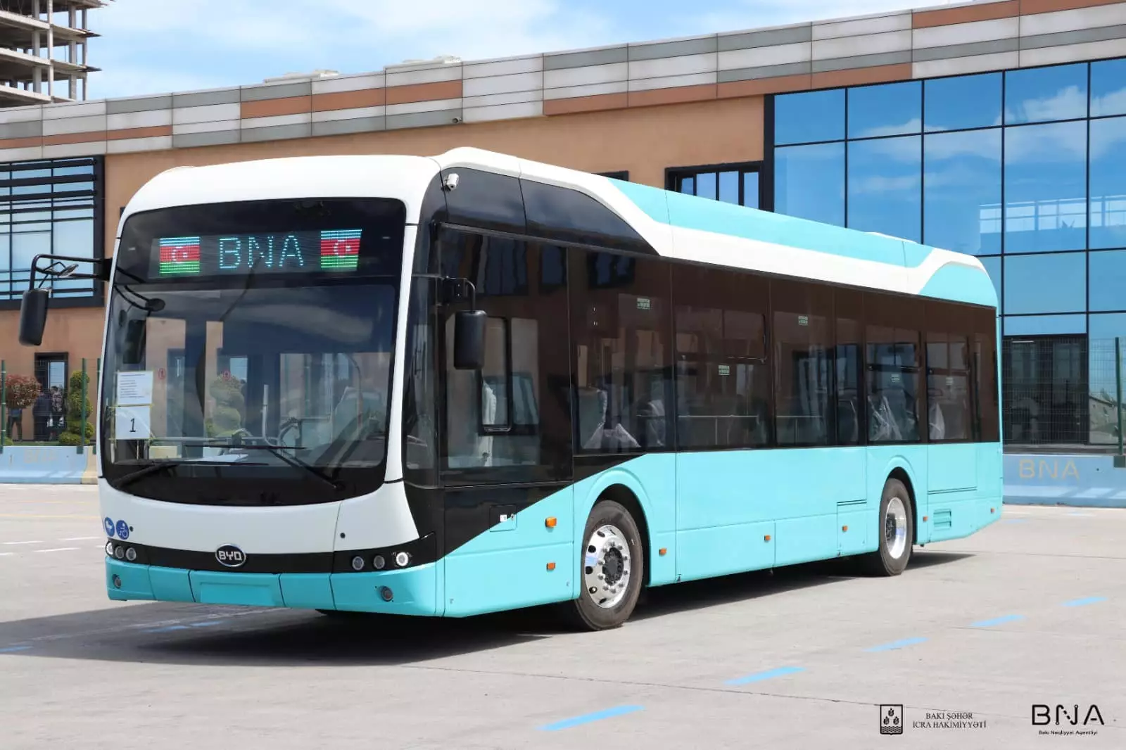 Bakıya Çindən tam elektrikli avtobus gətirilib