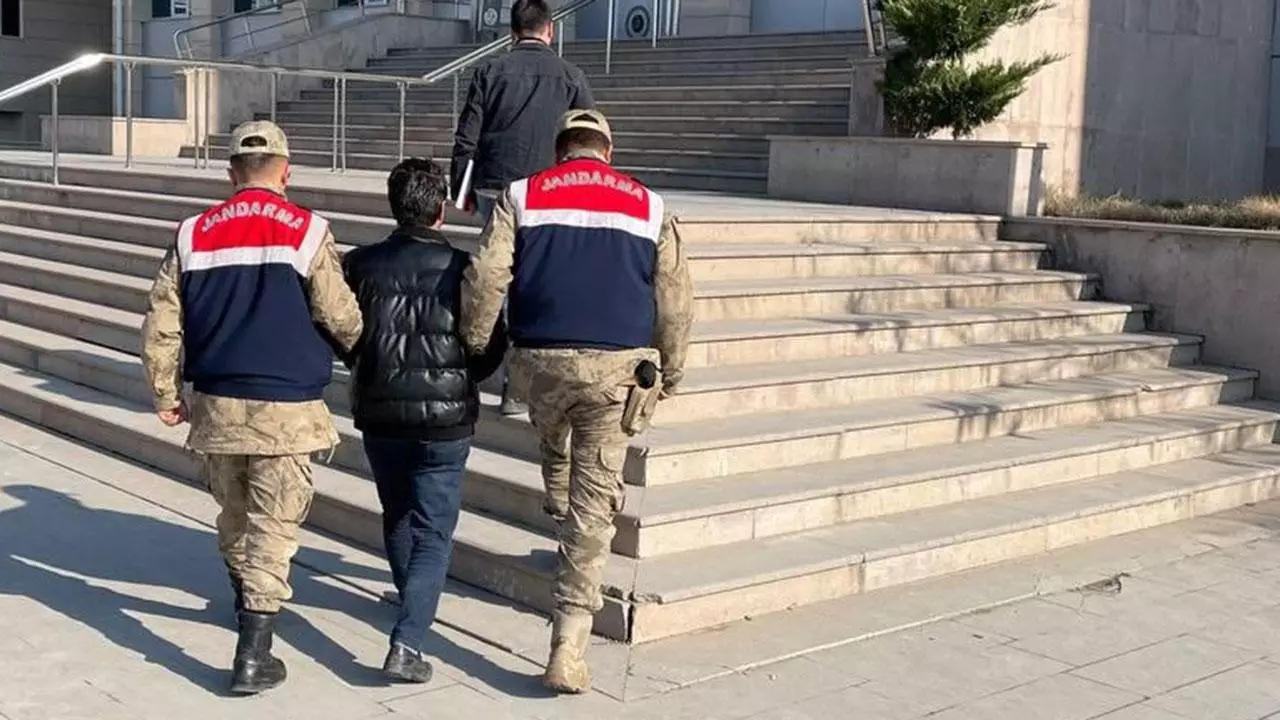 Türkiyə DİN Yunanıstana qaçmaq istəyən 26 terror şübhəlisi saxlayıb