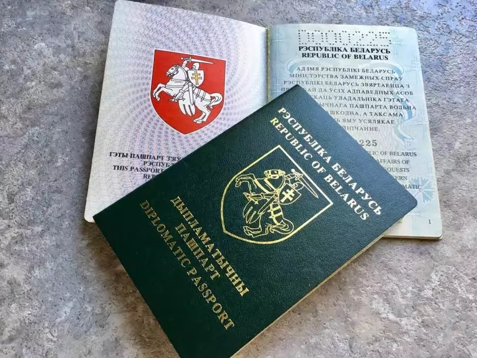 Xaricdə yaşayan belaruslara pasport verilməyəcək