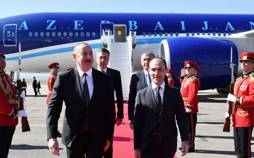 Prezident İlham Əliyev İrakli Qaribaşvilinin dəvəti ilə Gürcüstana işgüzar səfərə gedib