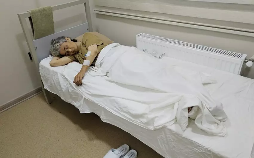 Yaralı erməni qadın hərbi hospitala təxliyə edilib - VİDEO