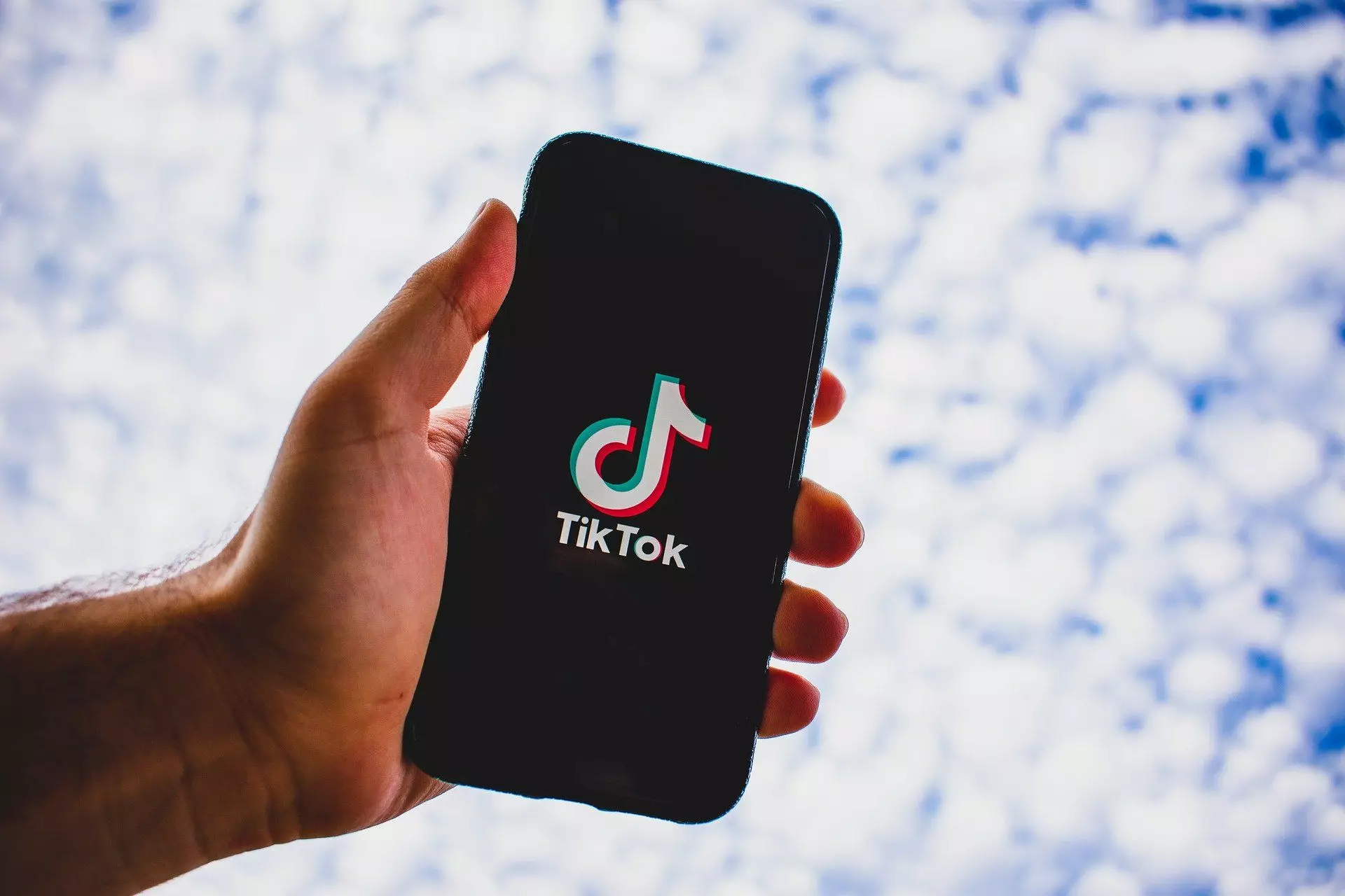 Daha bir ölkədə "TikTok"a qadağa