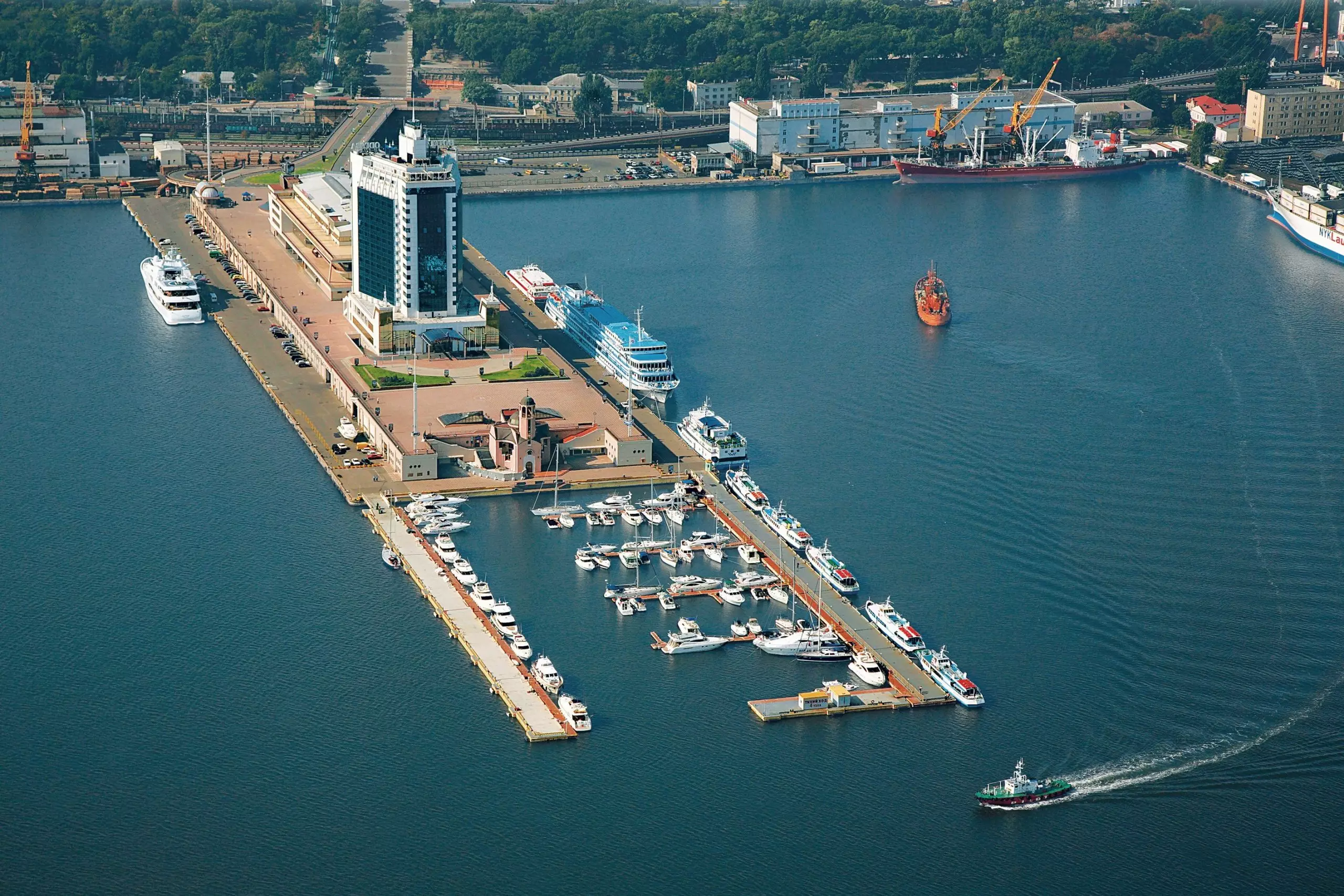 Rusiyanın hücumu nəticəsində Odessada liman infrastrukturu zədələnib