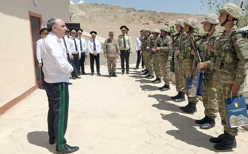 Kamran Əliyev Naxçıvanda hərbi qulluqçularla görüşüb (FOTO/VİDEO)