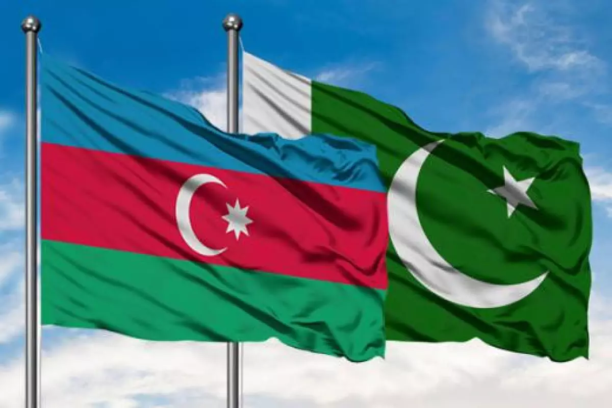 Pakistanın müdafiə naziri Azərbaycanla hərbi əlaqələri yüksək qiymətləndirib