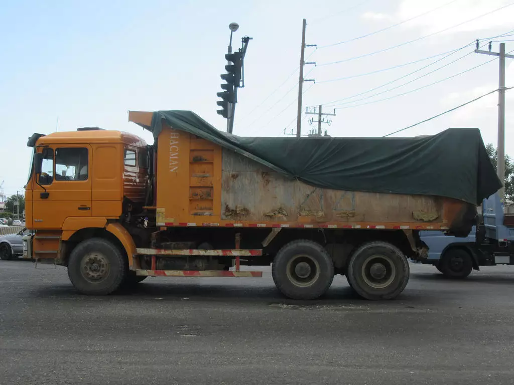 “Shacman" minik avtomobili ilə toqquşdu - Ölən var