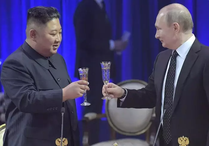 Putin Şimali Koreya liderini təbrik etdi