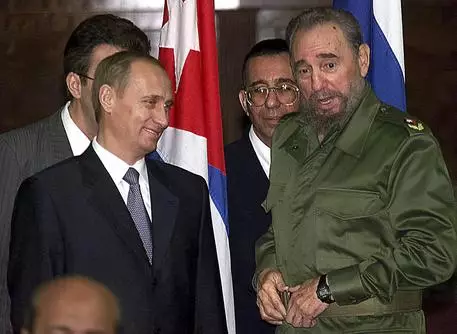 Putin Fidel Kastro ilə görüşlərindən danışıb