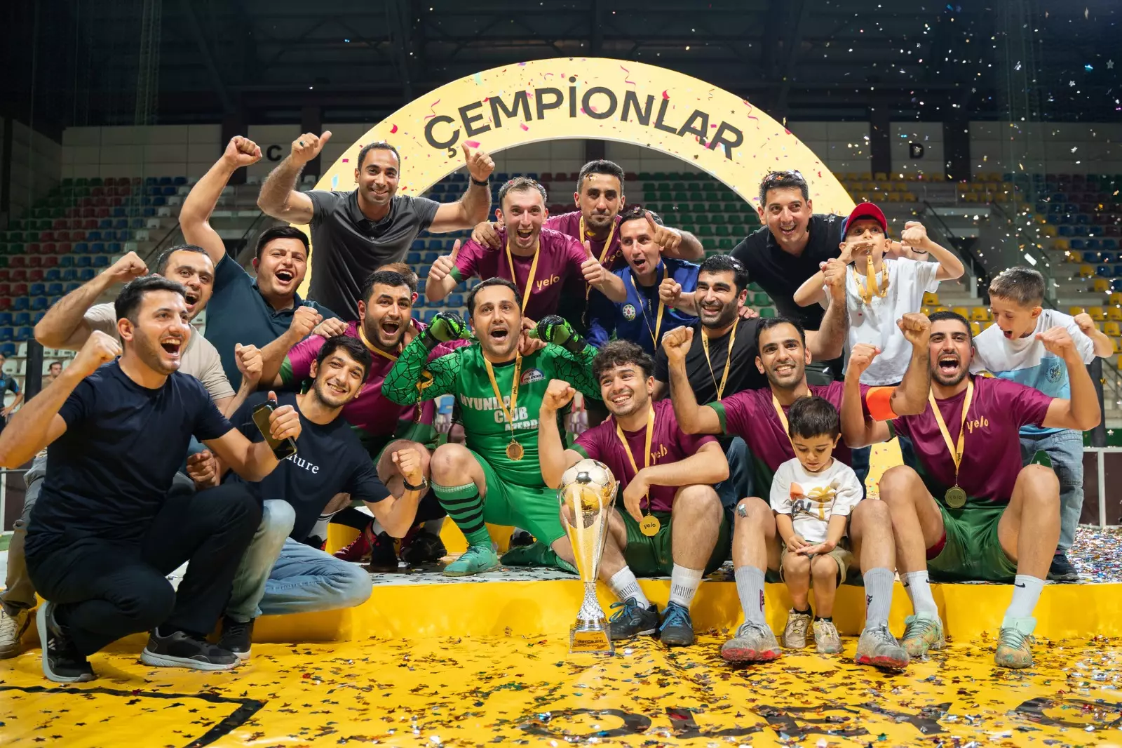 Yelo Bank-ın daxili futbol çempionatının finalı baş tutub