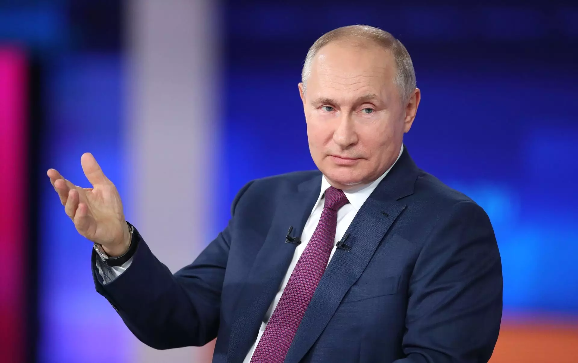Putin: "Rusiya xarici ölkələrdən idxalı dayandırmayacaq"