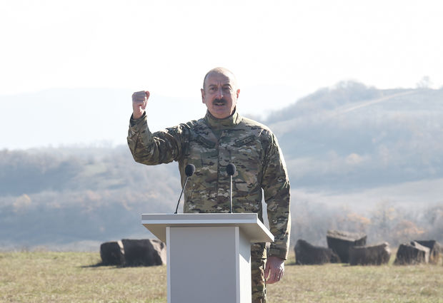 Ali Baş Komandan Şuşada hərbçilər qarşısında çıxış etdi