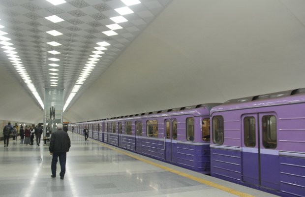 Metropolitenin bənövşəyi xəttində yeddivaqonlu qatarların hərəkəti təşkil edilir