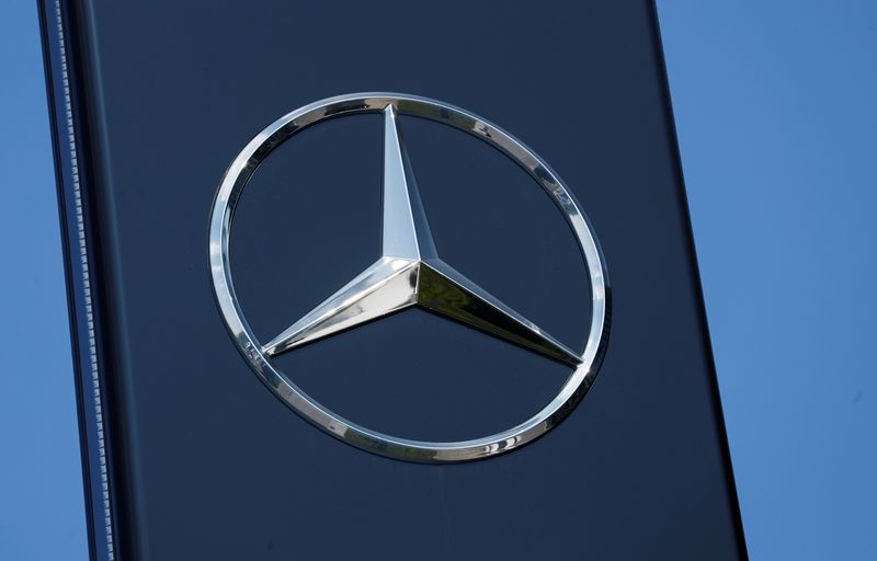 Cənubi Koreya Mercedes-i 16,9 milyon dollar cərimələyib