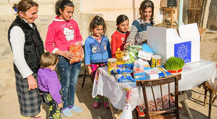 Mehriban Əliyevanın adından aztəminatlı ailələrə Novruz sovqatları verildi - FOTOLAR