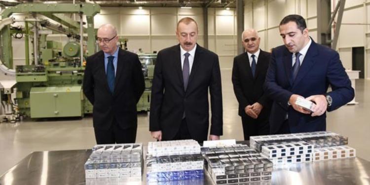 Prezident böyük siqaret fabrikinin açılışında