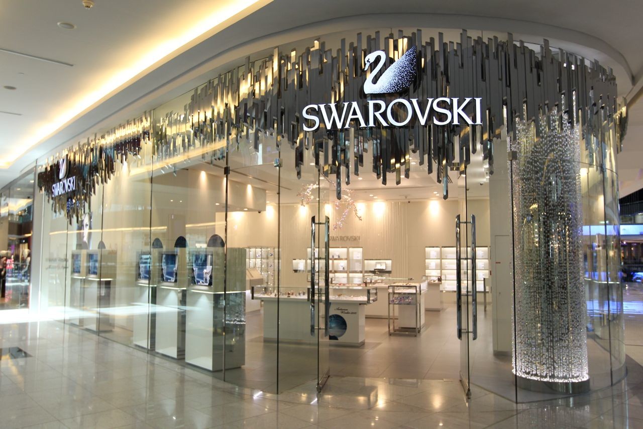 "Swarovski" Rusiyada satışlarını dayandırdı